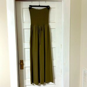 Olive green pant suit. Size XL fits like L.